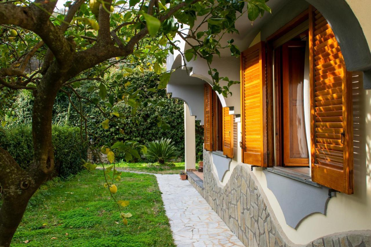 Villa Dei Fiori - Exclusive Villa With Garden In Sorrento Coast Vico Equense Buitenkant foto